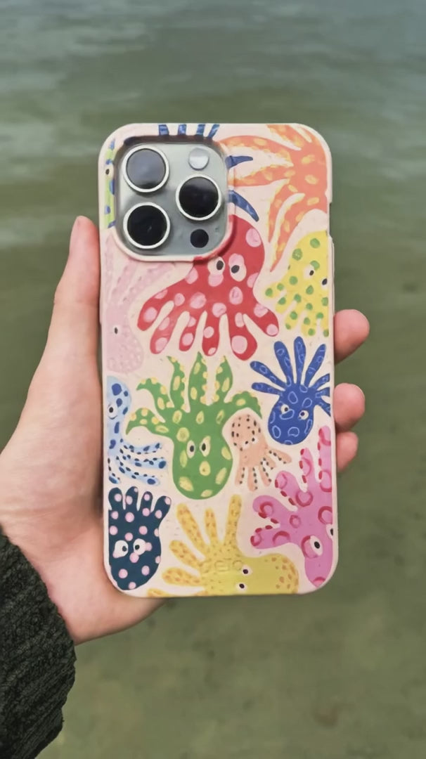 Seashell Octopi iPhone 17 Pro Max Case