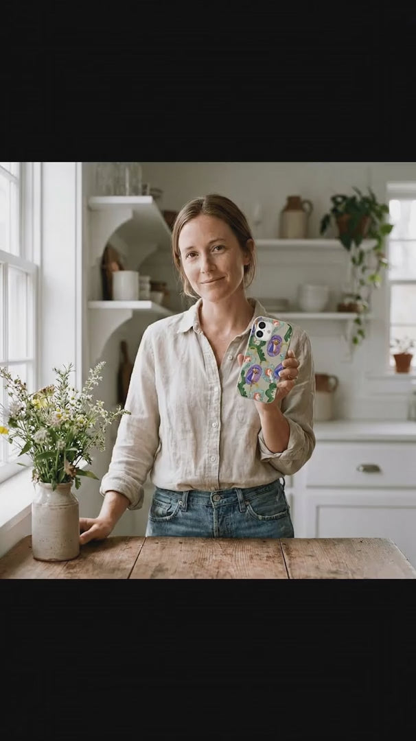 London Fog Pet Locket iPhone 15 Case - Product video demonstration